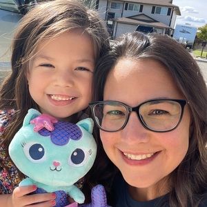 Meet your Posher, Caressa